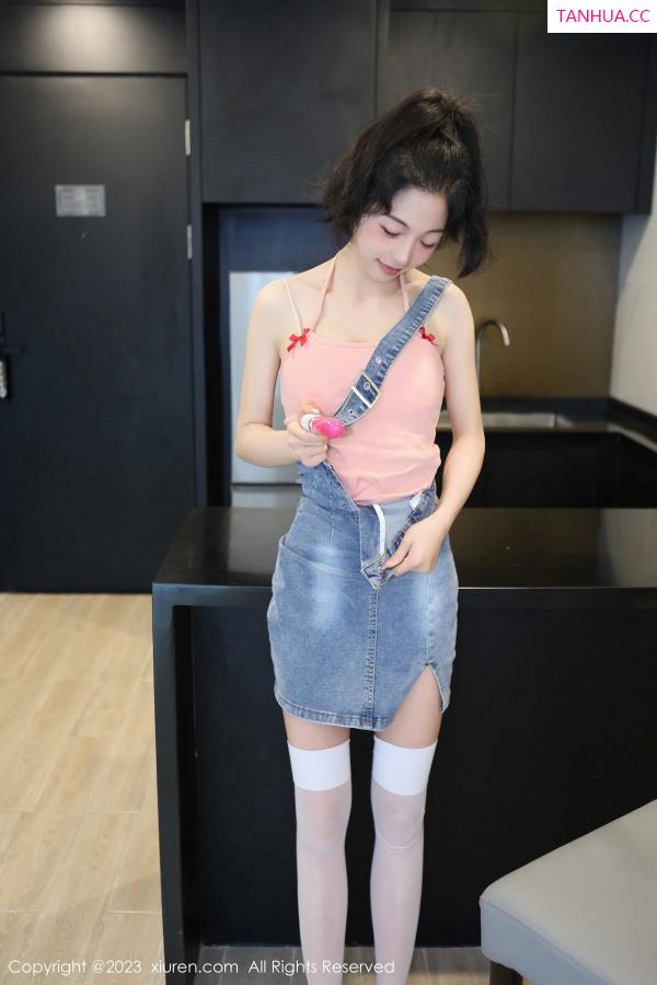 刘蓝蔻 Eva_茜茜 [XiuRen]高清写真图 2023.05.29 No.6816 茜茜Kimi 丝袜美腿第20张图片